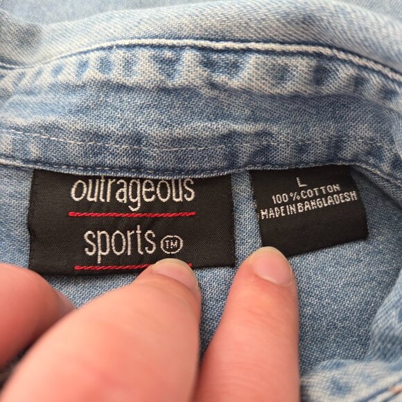 Outrageous Sports Mens Demin Horse Embroidered Button Up Top Size L Western - Picture 4 of 8